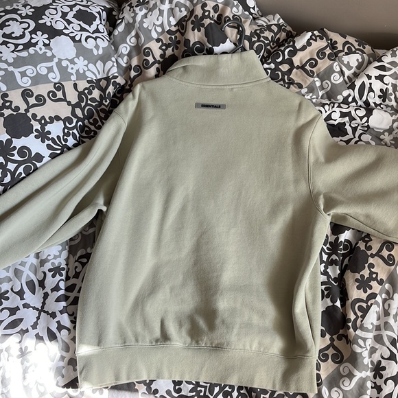 ESSENTIALS HALF ZIP - Picture 2 of 4